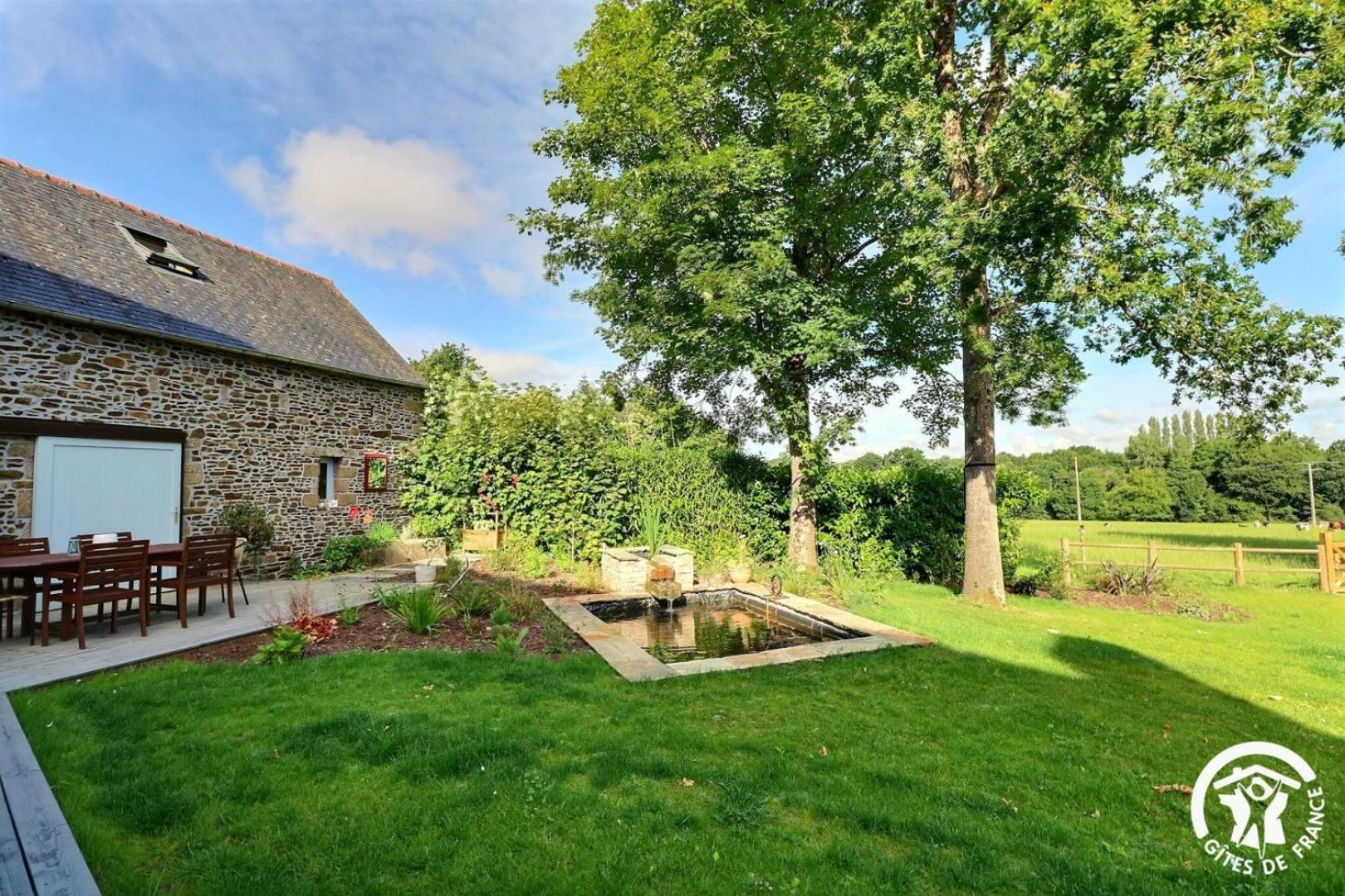 Le Jardin De Quercus Bazouges-la-Pérouse Exterior foto